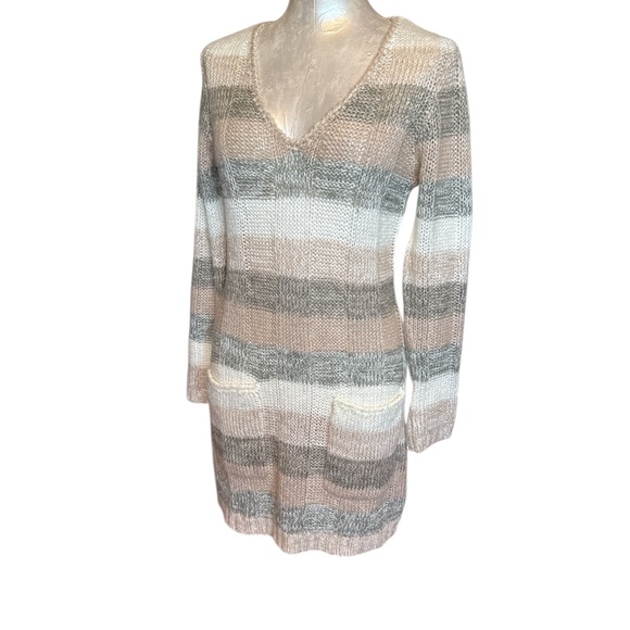Ultra Flirt Dresses & Skirts - Ultra Flirt Striped Sweater Dress V-Neck Knit Neutral Tan Gray L Pocketed
